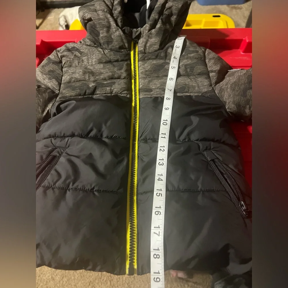Michael Kors Boys Hooded Camo-Print Puffer Jacket Size 4T Water Resistant